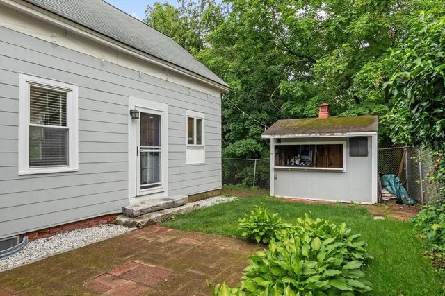 5 Mill St, Pepperell, MA 01463