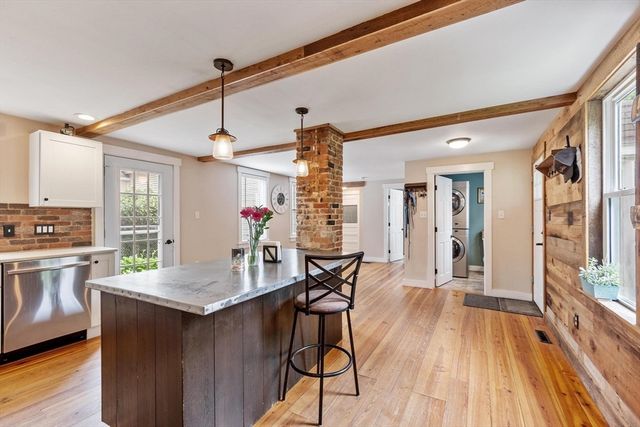5 Mill St, Pepperell, MA 01463