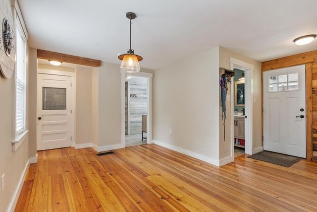5 Mill St, Pepperell, MA 01463