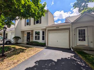 1555 N Gatewood Avenue, Palatine, IL 60067