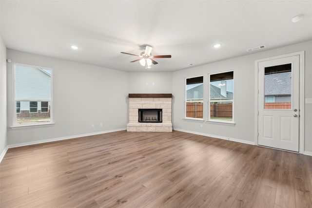 1232 Sabine River Lane, Springtown, TX 76082