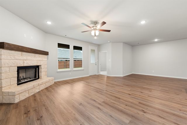 1232 Sabine River Lane, Springtown, TX 76082