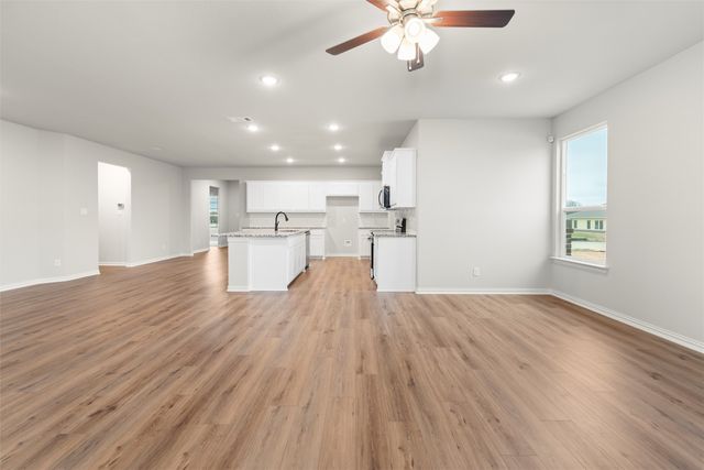 1232 Sabine River Lane, Springtown, TX 76082