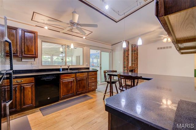 30 Gateswood Drive, St Peters, MO 63376