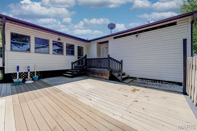 30 Gateswood Drive, St Peters, MO 63376