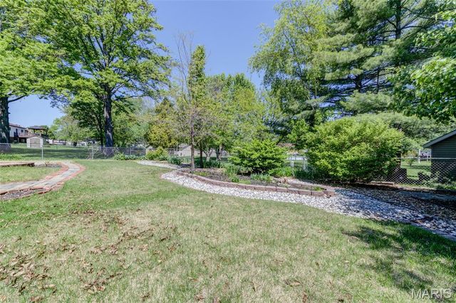 30 Gateswood Drive, St Peters, MO 63376