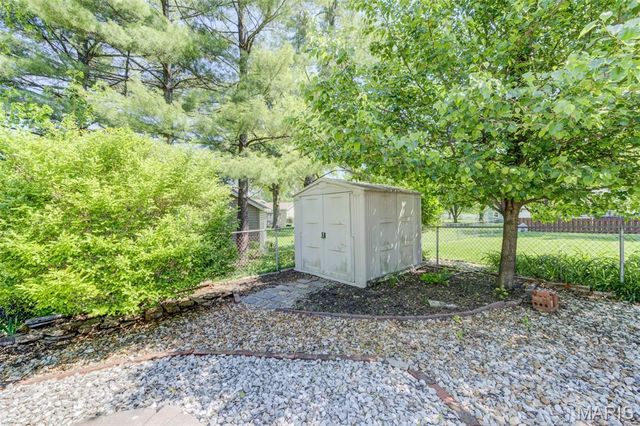 30 Gateswood Drive, St Peters, MO 63376