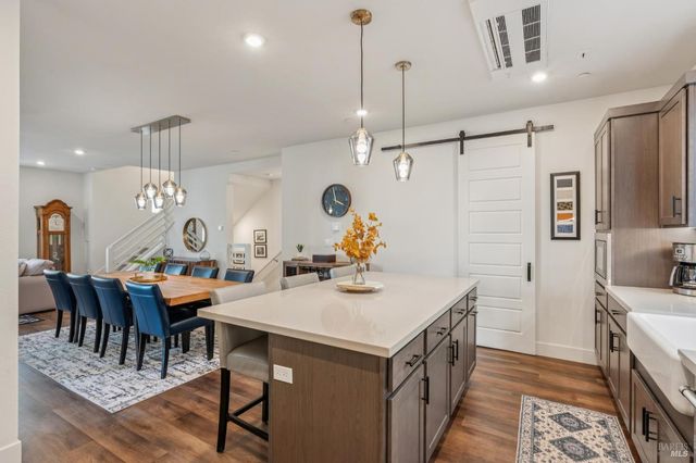 317 Verandah Ave, Novato, CA 94945