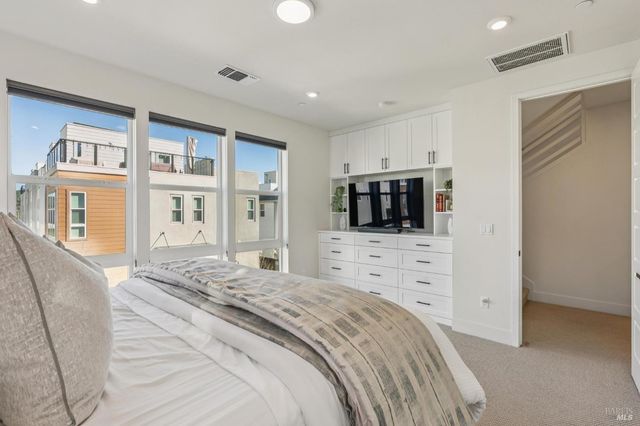 317 Verandah Ave, Novato, CA 94945