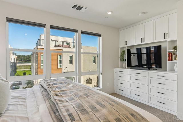 317 Verandah Ave, Novato, CA 94945