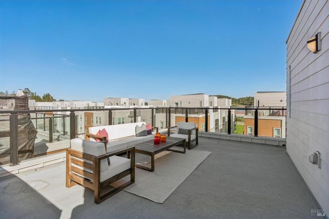 317 Verandah Ave, Novato, CA 94945