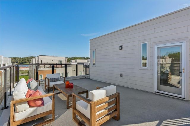 317 Verandah Ave, Novato, CA 94945