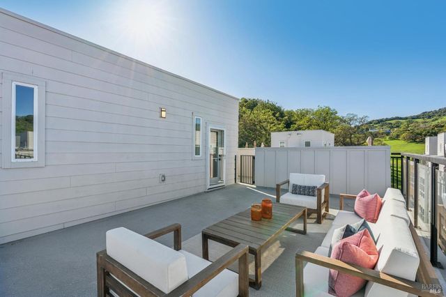 317 Verandah Ave, Novato, CA 94945