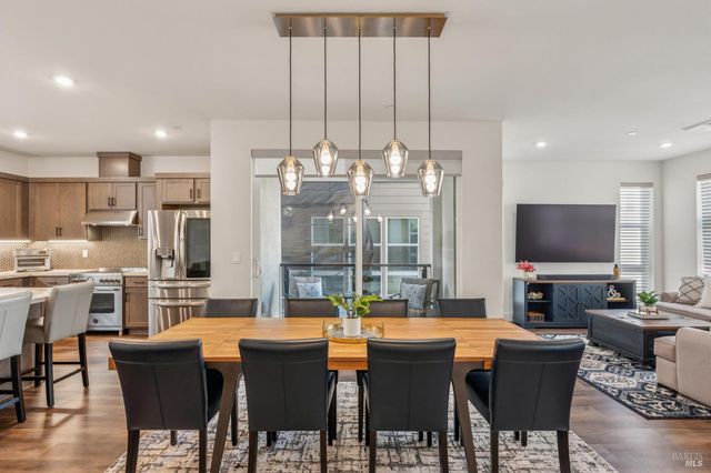 317 Verandah Ave, Novato, CA 94945