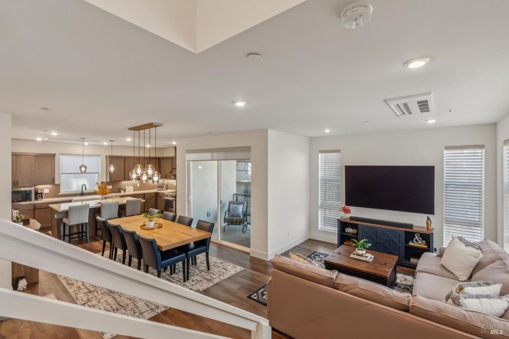 317 Verandah Ave, Novato, CA 94945