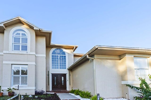 811 SANDCASTLE CIRCLE, Brandon, FL 33511
