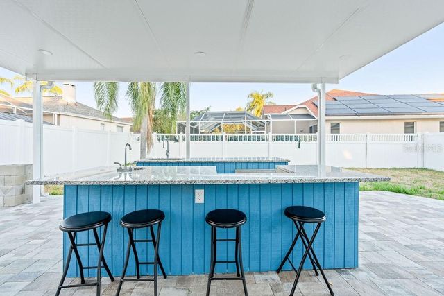 811 SANDCASTLE CIRCLE, Brandon, FL 33511
