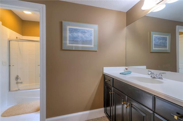 416 NE BITTER CREEK Road, Lee's Summit, MO 64086