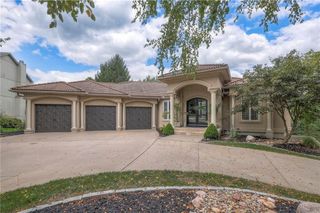 416 NE BITTER CREEK Road, Lee's Summit, MO 64086