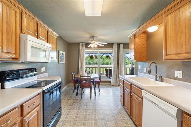 22314 Dawn Hill East Road, Siloam Springs, AR 72761