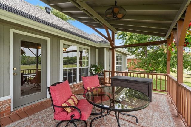 22314 Dawn Hill East Road, Siloam Springs, AR 72761