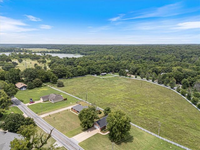 22314 Dawn Hill East Road, Siloam Springs, AR 72761