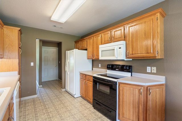 22314 Dawn Hill East Road, Siloam Springs, AR 72761
