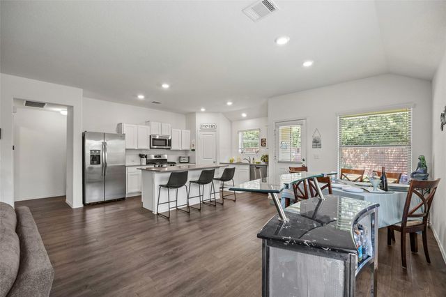 196 Jackson Blue LN, Kyle, TX 78640
