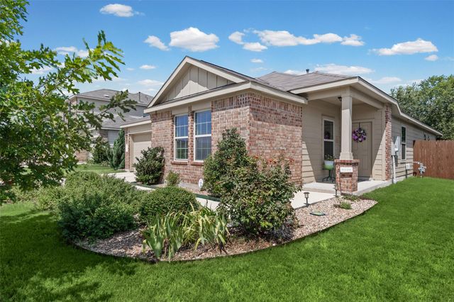 196 Jackson Blue LN, Kyle, TX 78640