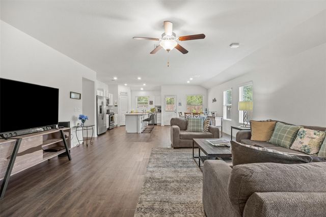 196 Jackson Blue LN, Kyle, TX 78640