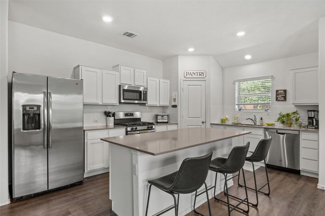 196 Jackson Blue LN, Kyle, TX 78640