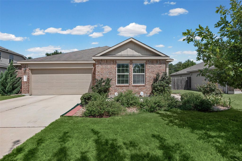 196 Jackson Blue LN, Kyle, TX 78640