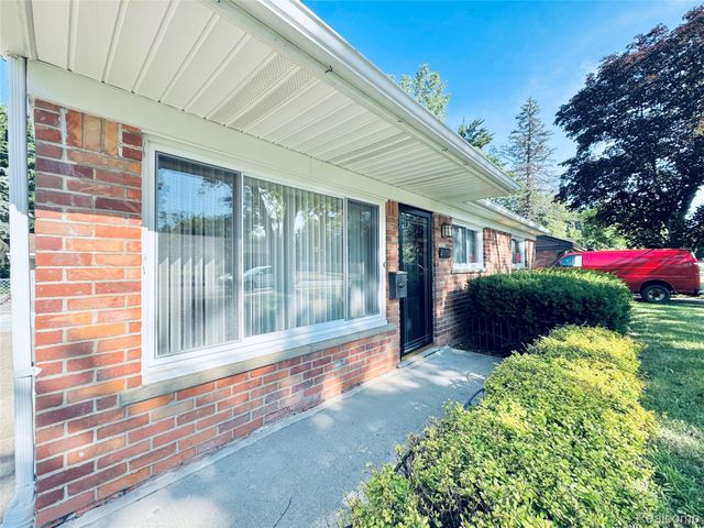 28701 Stuart Avenue, Southfield, MI 48076