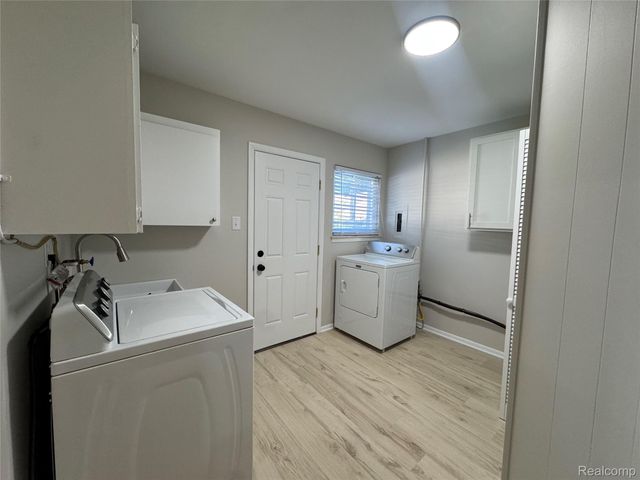 28701 Stuart Avenue, Southfield, MI 48076
