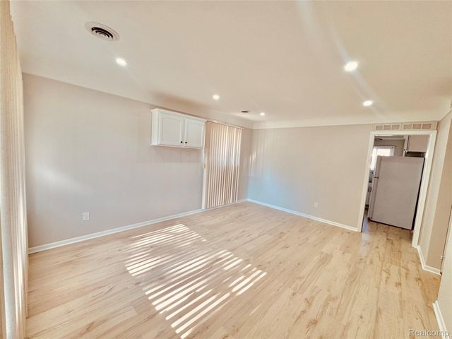 28701 Stuart Avenue, Southfield, MI 48076