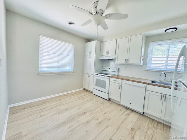 28701 Stuart Avenue, Southfield, MI 48076