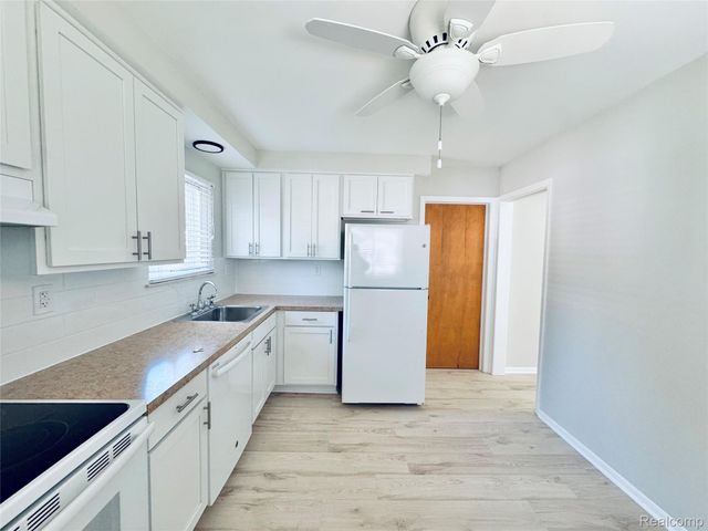 28701 Stuart Avenue, Southfield, MI 48076