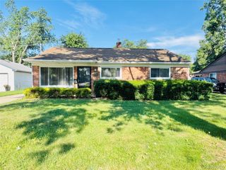 28701 Stuart Avenue, Southfield, MI 48076