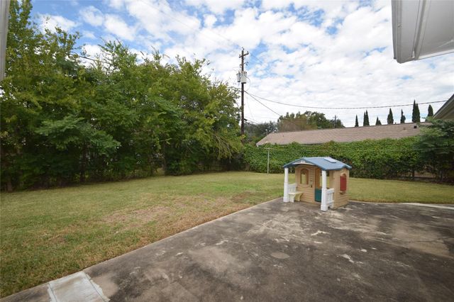 8434 Bluegate Street, Houston, TX 77025