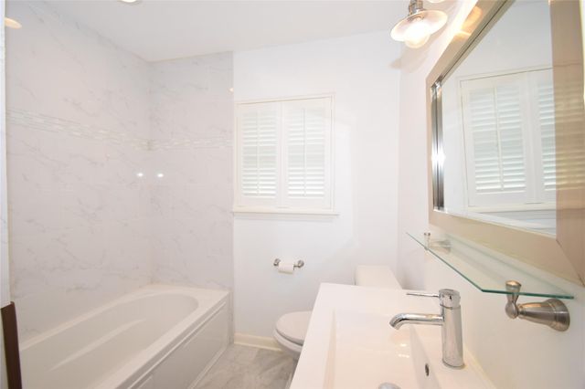 8434 Bluegate Street, Houston, TX 77025