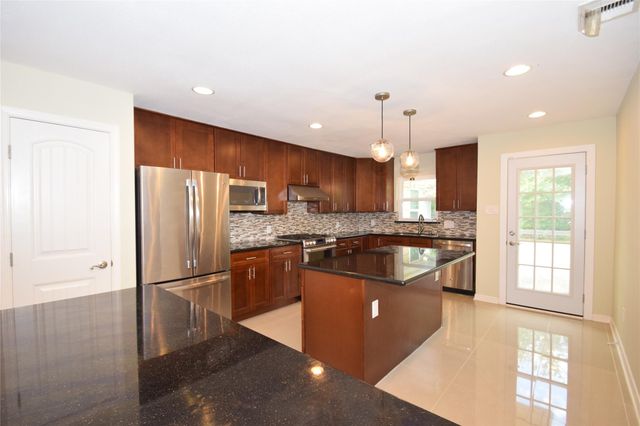 8434 Bluegate Street, Houston, TX 77025