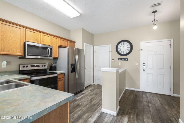 1527 BISCAYNE BAY Drive, Jacksonville, FL 32218