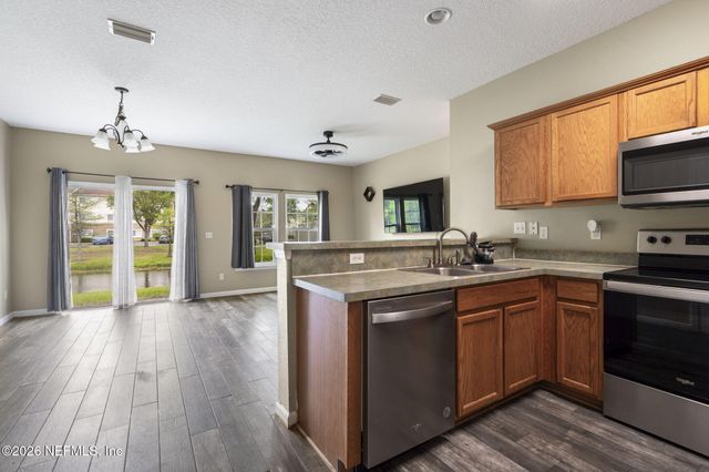 1527 BISCAYNE BAY Drive, Jacksonville, FL 32218