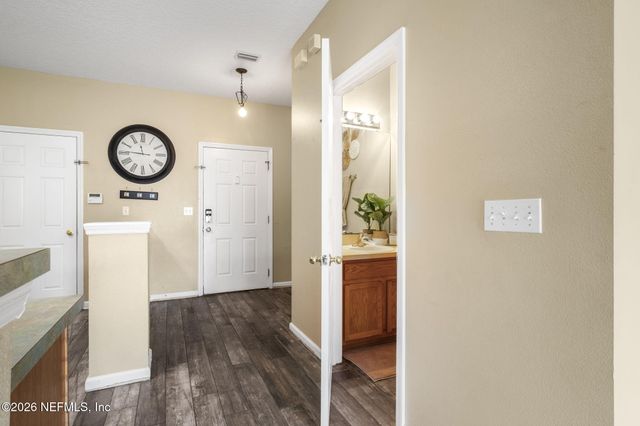 1527 BISCAYNE BAY Drive, Jacksonville, FL 32218