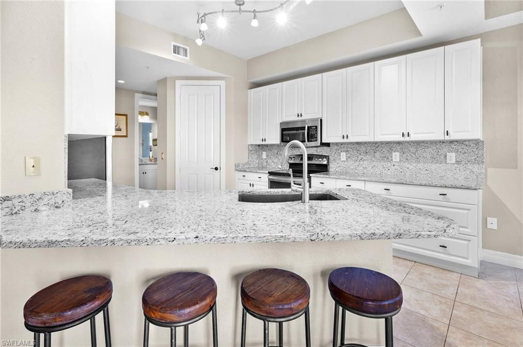 98 Vivante BLVD 410, PUNTA GORDA, FL 33950 — photo 2