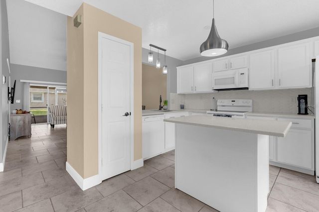 2178 CYPRESS BAY BOULEVARD, Kissimmee, FL 34743