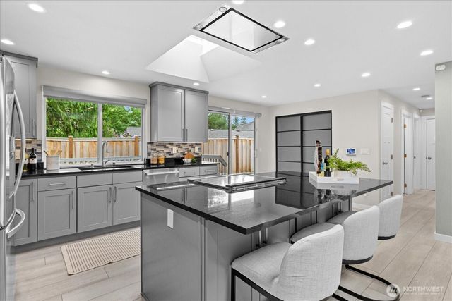9904 167th Avenue NE, Redmond, WA 98052