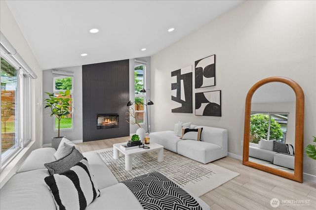 9904 167th Avenue NE, Redmond, WA 98052