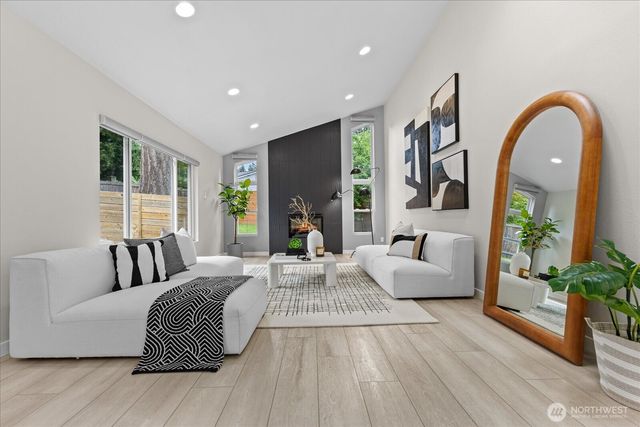 9904 167th Avenue NE, Redmond, WA 98052