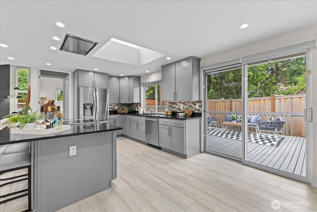 9904 167th Avenue NE, Redmond, WA 98052